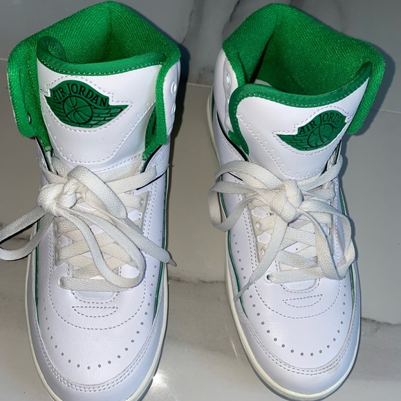 Retro Jordan 2 “lucky green” Kids Sneakers in White and Green size 6.5 - Picture 1 of 1